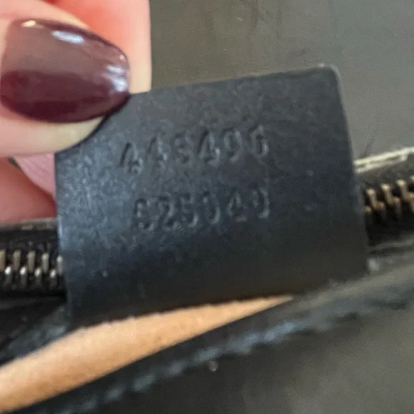 Gucci - GG Marmont Medium Matelassé
Shoulder / Crossbody Bag Chevron Leather - Picture 4 of 17